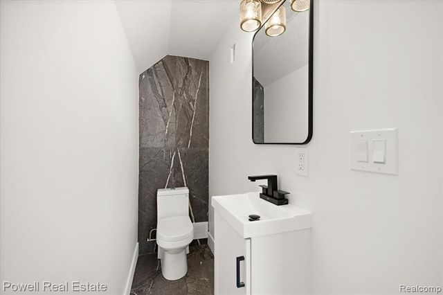 23230 Sherman Street, Oak Park, MI 48237