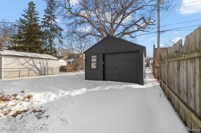 23230 Sherman Street, Oak Park, MI 48237