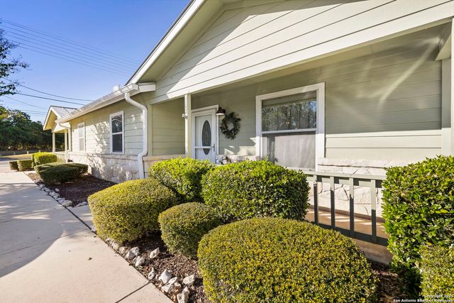 121 S Plant Ave Apt 102, Boerne, TX 78006