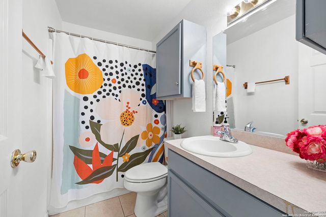 121 S Plant Ave Apt 102, Boerne, TX 78006