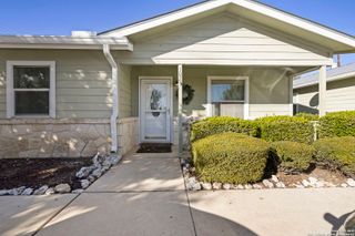 121 S Plant Ave Apt 102, Boerne, TX 78006