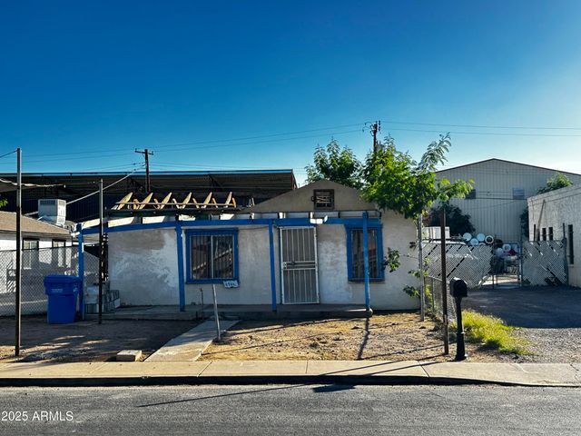 1711 W LATHAM Street, Phoenix, AZ 85007