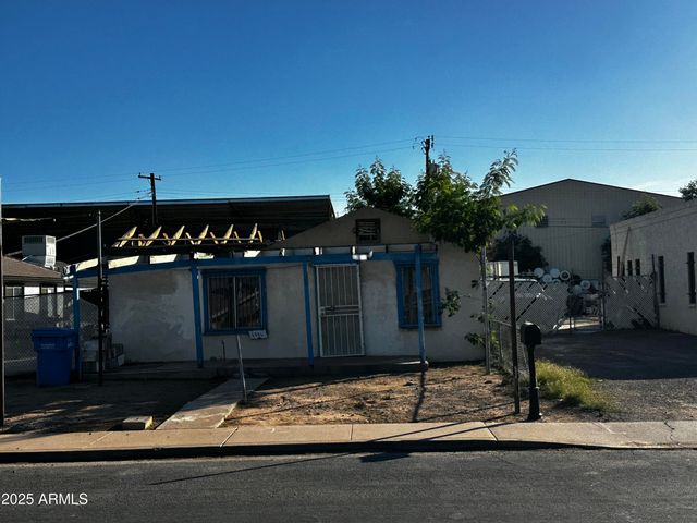 1711 W LATHAM Street, Phoenix, AZ 85007