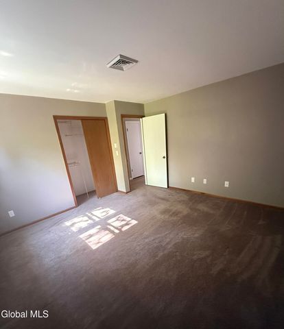2050 Rosedale Way, Guilderland, NY 12303