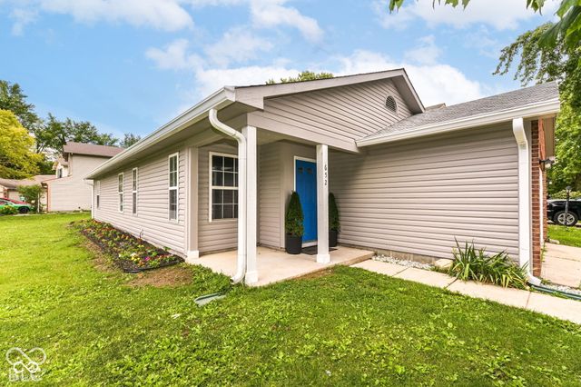 652 Meadows Edge Lane, Indianapolis, IN 46217
