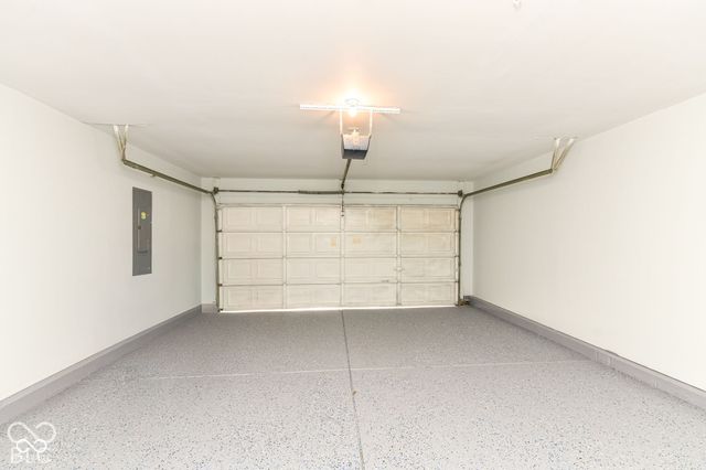 652 Meadows Edge Lane, Indianapolis, IN 46217