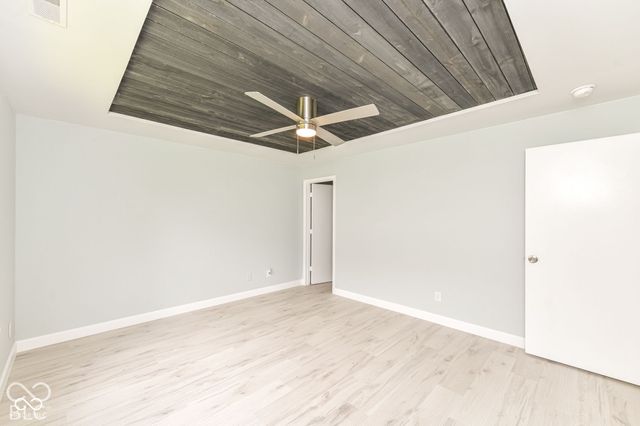 652 Meadows Edge Lane, Indianapolis, IN 46217