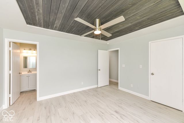 652 Meadows Edge Lane, Indianapolis, IN 46217