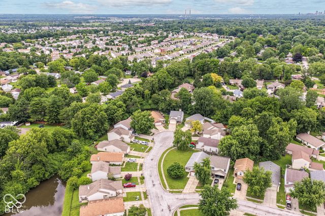 652 Meadows Edge Lane, Indianapolis, IN 46217