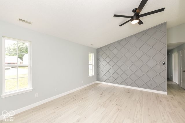 652 Meadows Edge Lane, Indianapolis, IN 46217