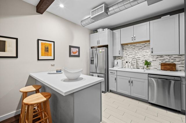 2100 Tanglewilde Street 373, Houston, TX 77063