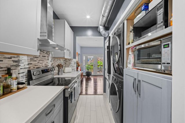 2100 Tanglewilde Street 373, Houston, TX 77063