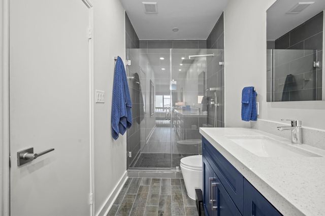2100 Tanglewilde Street 373, Houston, TX 77063