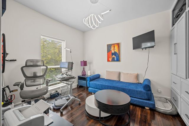 2100 Tanglewilde Street 373, Houston, TX 77063