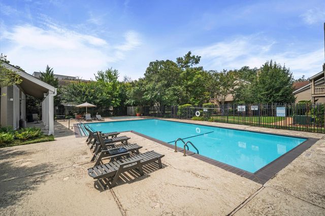 2100 Tanglewilde Street 373, Houston, TX 77063