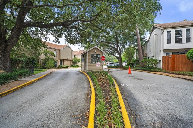 2100 Tanglewilde Street 373, Houston, TX 77063