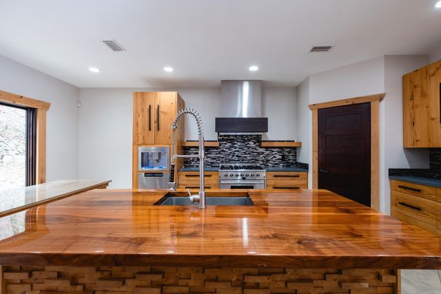 15 Chenay Drive, Little Rock, AR 72223