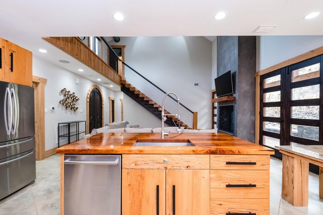 15 Chenay Drive, Little Rock, AR 72223