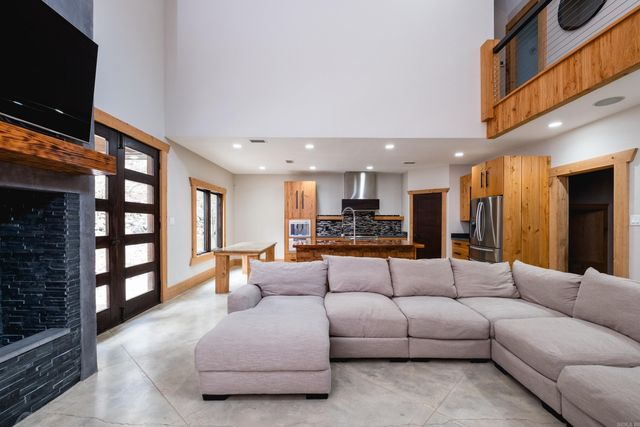 15 Chenay Drive, Little Rock, AR 72223