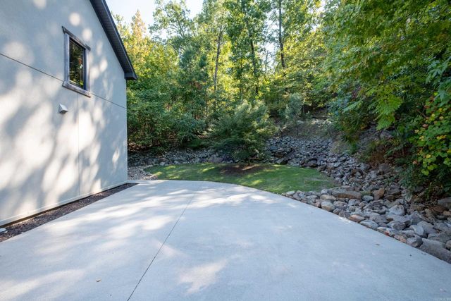 15 Chenay Drive, Little Rock, AR 72223