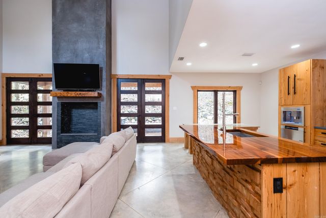 15 Chenay Drive, Little Rock, AR 72223