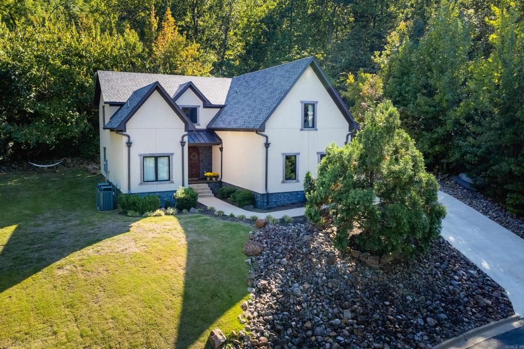 15 Chenay Drive, Little Rock, AR 72223