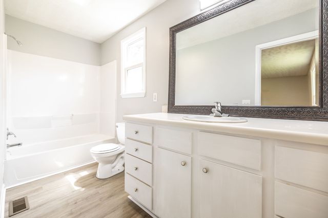 140 Oak Forest Dr, Goodlettsville, TN 37072