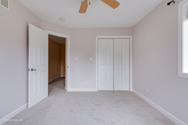 900 Ashford Lane, Westmont, IL 60559