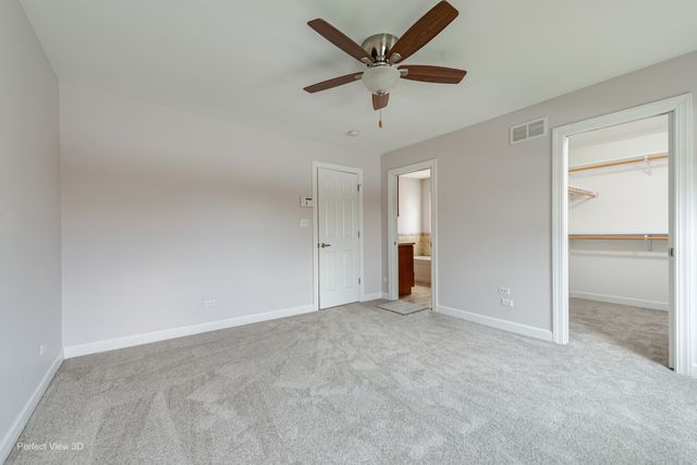 900 Ashford Lane, Westmont, IL 60559