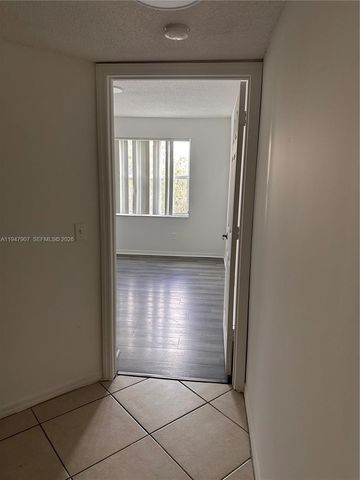 9640 NW 2nd St 5-306, Pembroke Pines, FL 33024