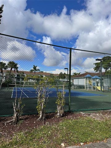 9640 NW 2nd St 5-306, Pembroke Pines, FL 33024