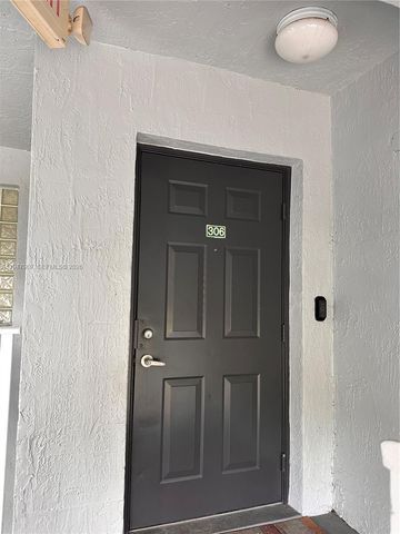 9640 NW 2nd St 5-306, Pembroke Pines, FL 33024