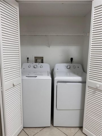 9640 NW 2nd St 5-306, Pembroke Pines, FL 33024