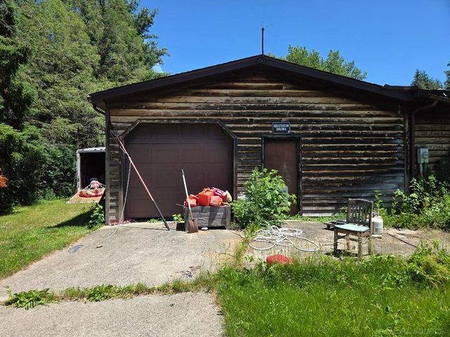 2960 Oakview Street, Dryden, MI 48428