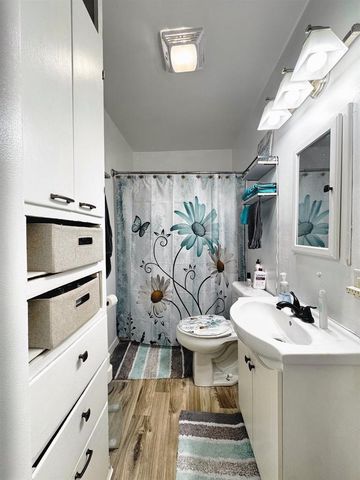 2201 15TH AVENUE, Menominee, MI 49858