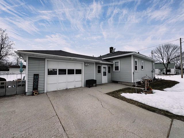 2201 15TH AVENUE, Menominee, MI 49858