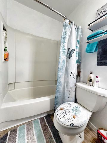 2201 15TH AVENUE, Menominee, MI 49858