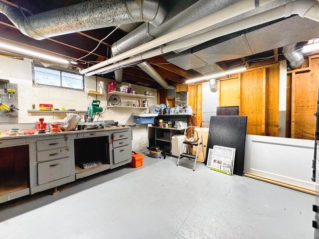 2201 15TH AVENUE, Menominee, MI 49858