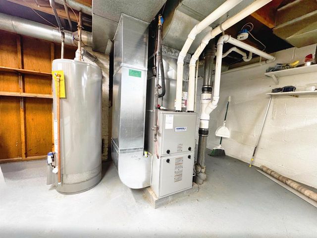 2201 15TH AVENUE, Menominee, MI 49858