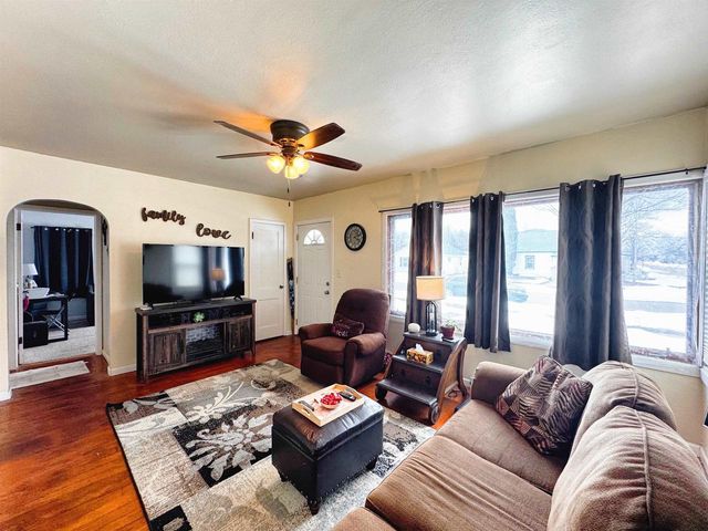 2201 15TH AVENUE, Menominee, MI 49858