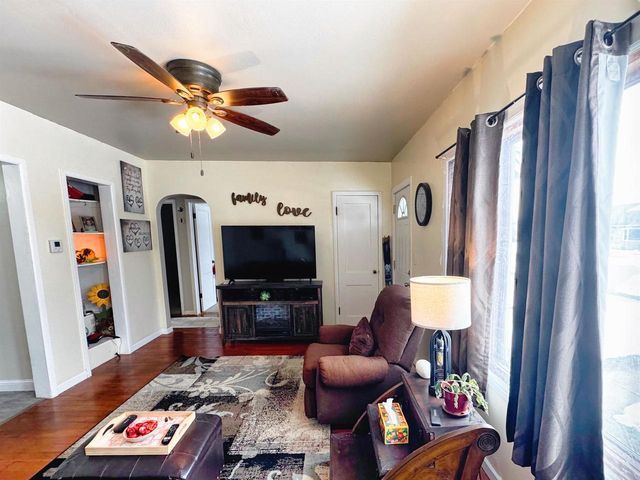 2201 15TH AVENUE, Menominee, MI 49858