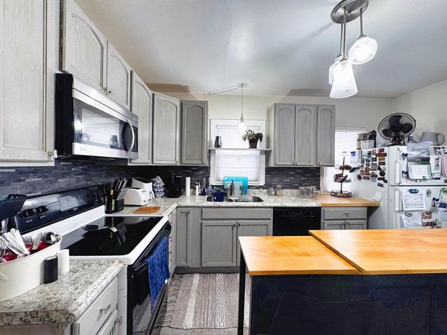 2201 15TH AVENUE, Menominee, MI 49858