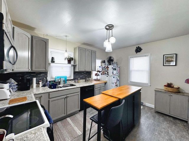 2201 15TH AVENUE, Menominee, MI 49858