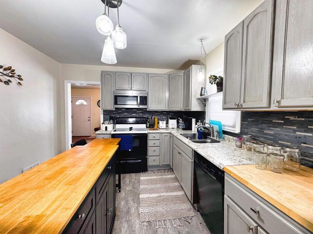 2201 15TH AVENUE, Menominee, MI 49858