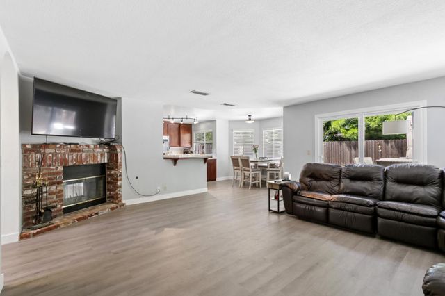 2977 Kathy Cir, West Sacramento, CA 95691