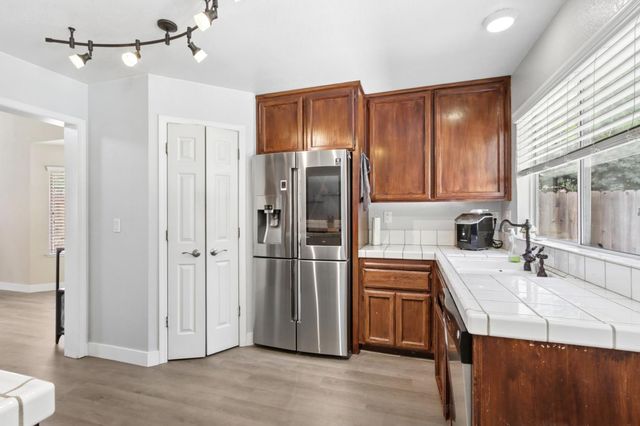 2977 Kathy Cir, West Sacramento, CA 95691