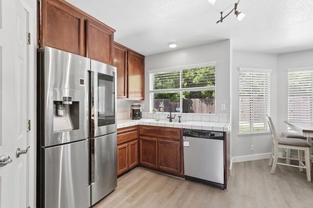 2977 Kathy Cir, West Sacramento, CA 95691