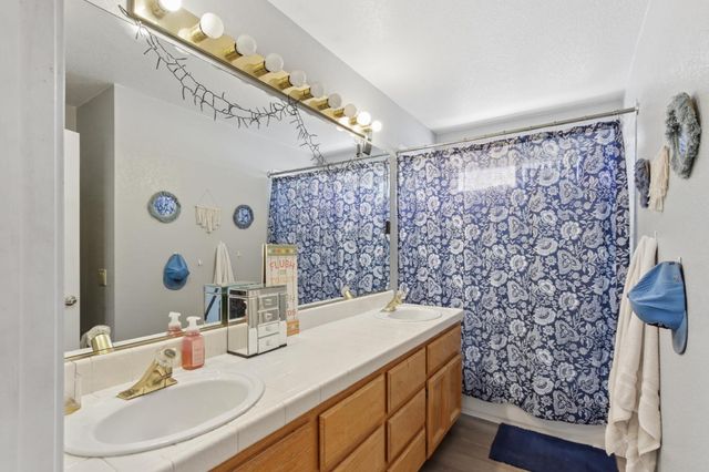 2977 Kathy Cir, West Sacramento, CA 95691