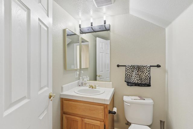 2977 Kathy Cir, West Sacramento, CA 95691