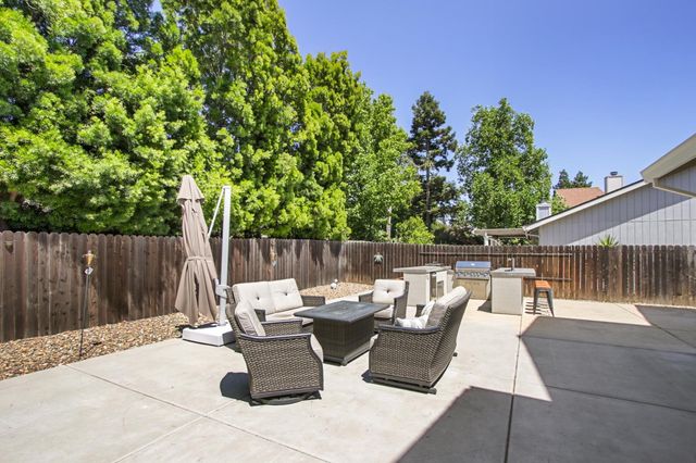 2977 Kathy Cir, West Sacramento, CA 95691